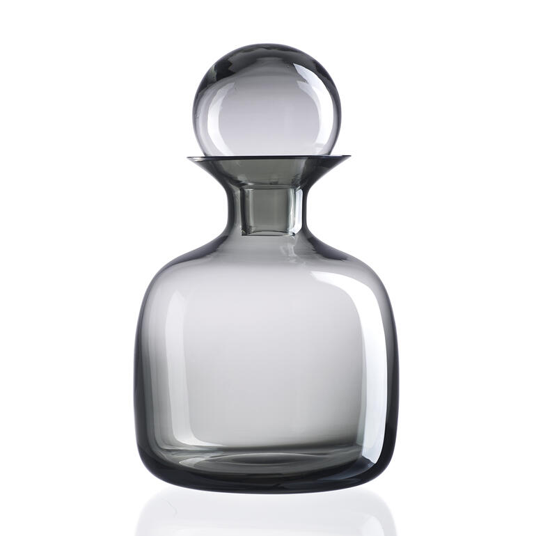 Carafe de 1,5 l grise de la collection ASA Design avec un couvercle rond.
