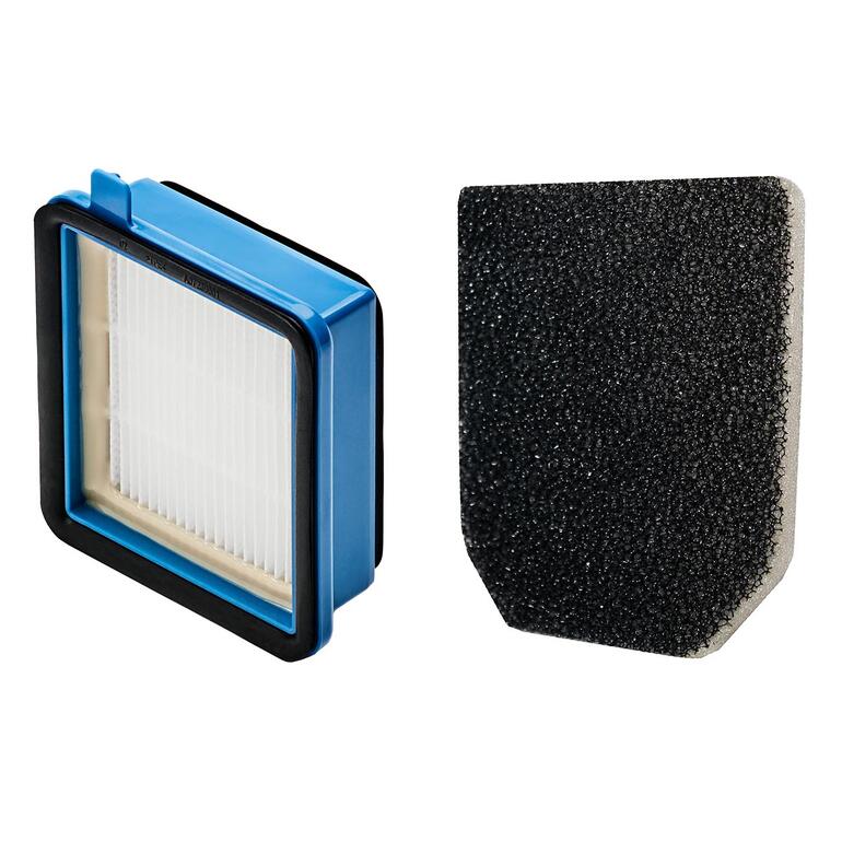 Deux filtres pour un kit de performance, l'un en plastique et l'autre en mousse.