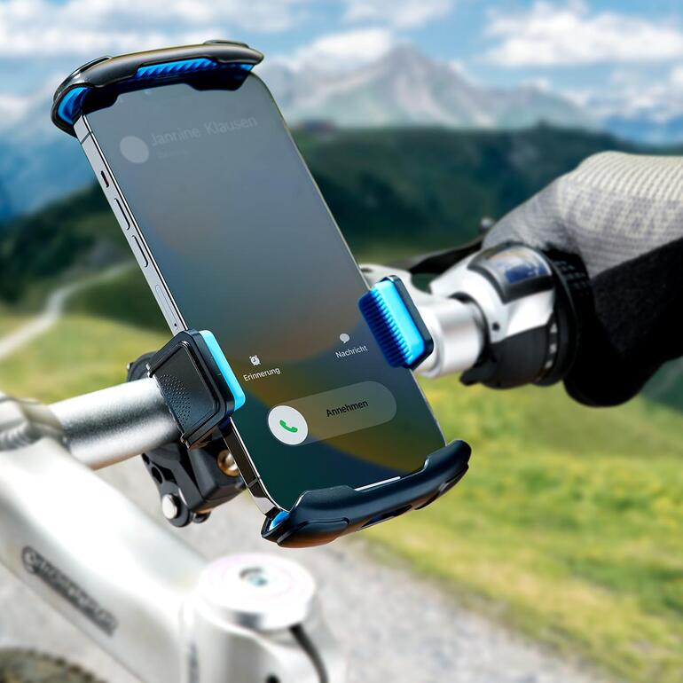 Support de smartphone sur le guidon de vélo avec smartphone.