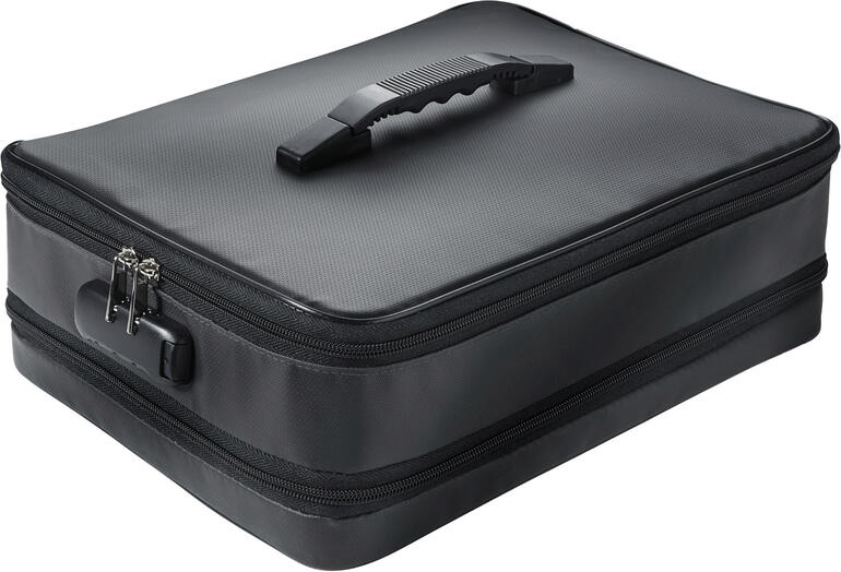 Pochette de sécurité pour documents noire vue fermée.