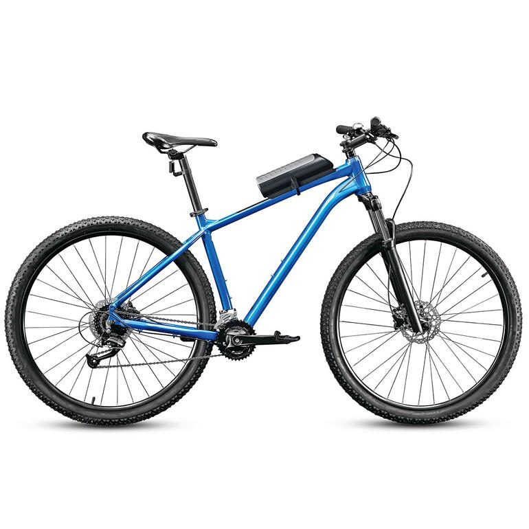 Le coffre-fort de trésor passe pratiquement sur tous les cadres de vélo de 29 à 45 mm Ø. Vélo de montagne bleu sur fond blanc.