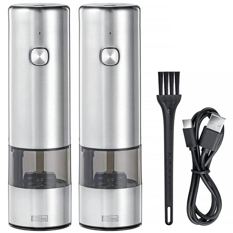 Également disponible en lot de 2. Deux moulins à épices à batterie avec câble USB et brosse côte à côte.