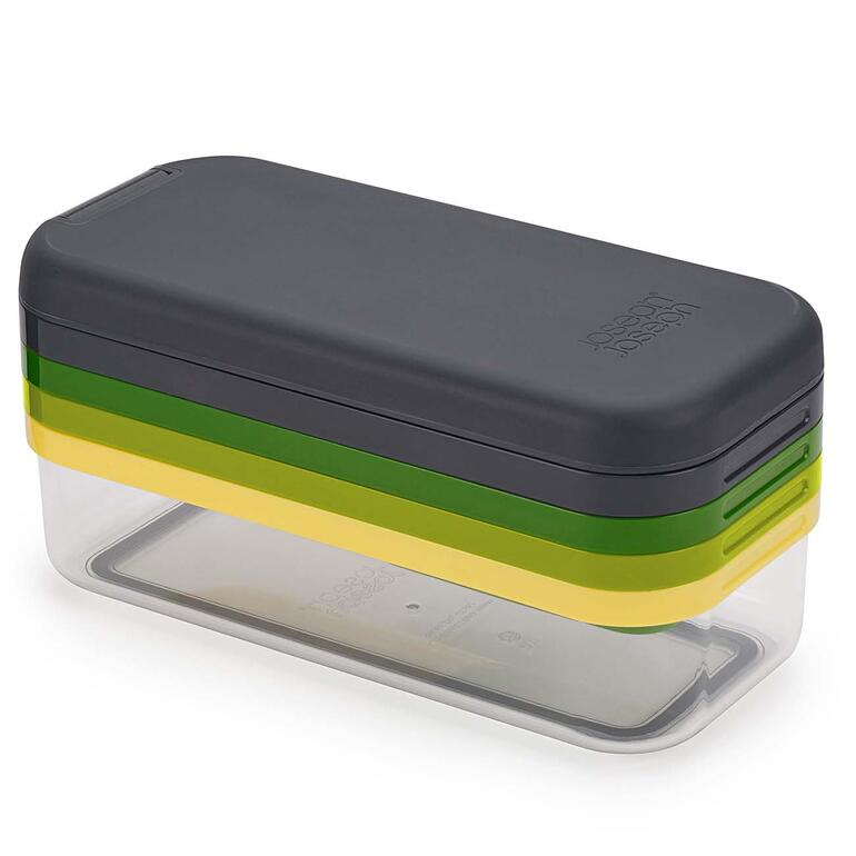 Un appareil économe en place et ultra compact : hachoir, râpe, mandoline, coupe-julienne, poussoir, réservoir. Coupe-légumes 4-en-1 en position fermée.