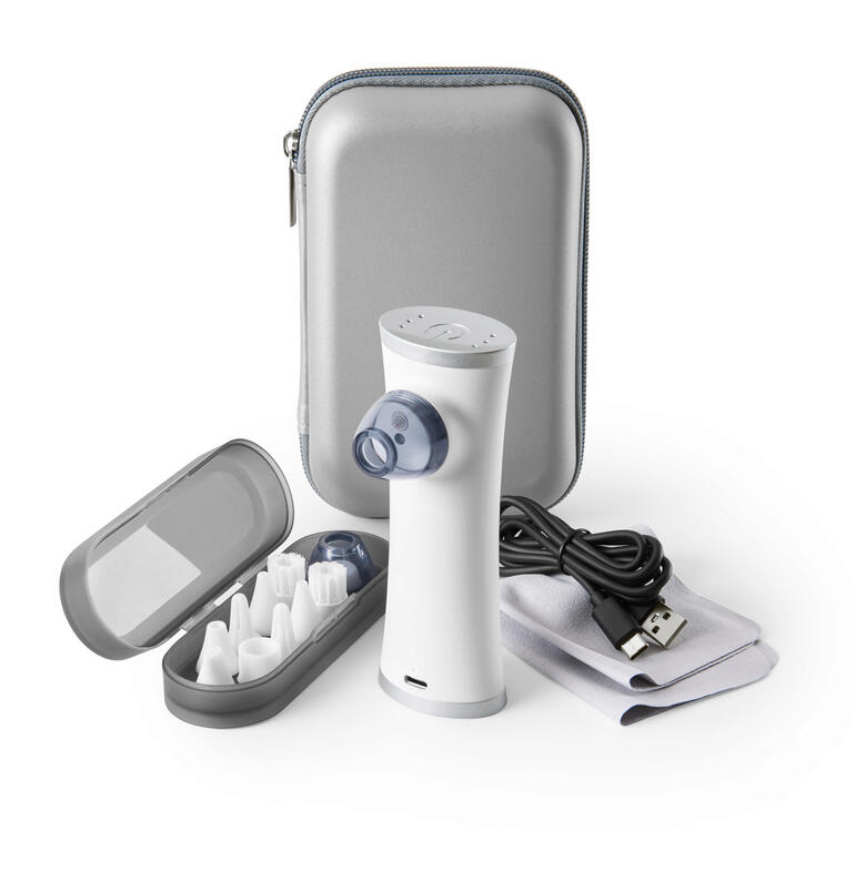 10 embouts professionnels inclus dans la livraison : 2 brosses, 2 pour oreilles, 2 tubes, 1 tube S, 1 RIC, 1 pour peau, 1 oval. Mini aspirateur avec accessoires et étui