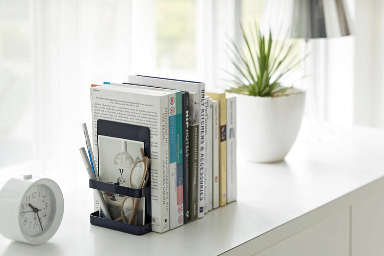 Support de livre en set de 2, noir, avec espace pour les stylos et les notes.