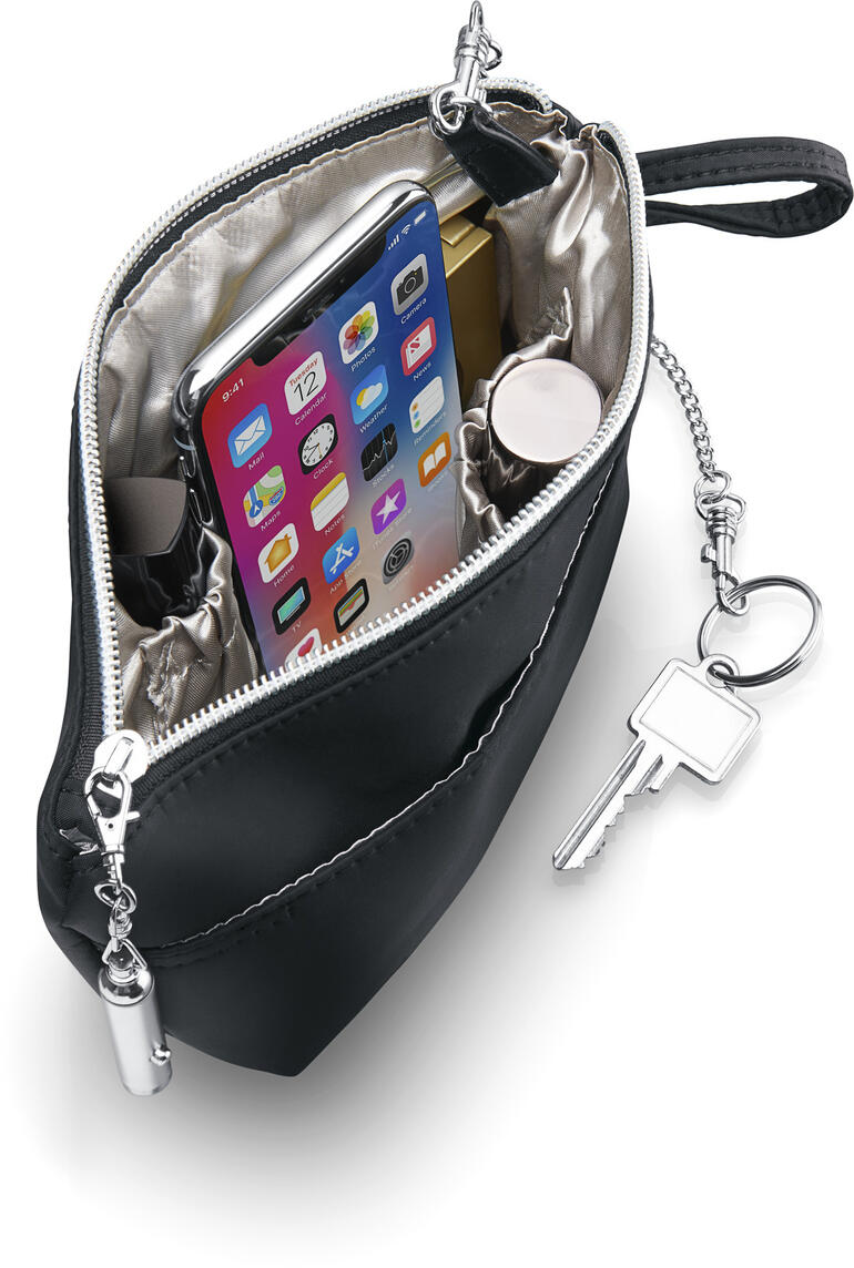 Bag'nBag noir avec un smartphone et des cosmétiques à l'intérieur.