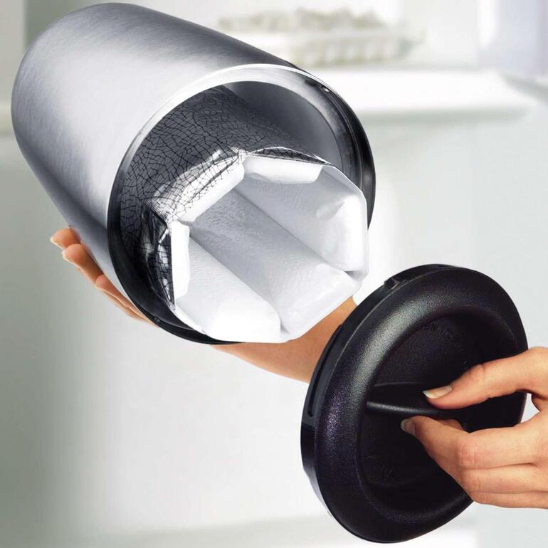 Refroidisseur à vin en acier inoxydable avec couvercle amovible, ouvert montrant deux accumulateurs de froid.