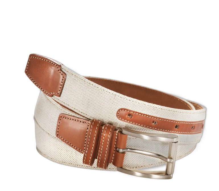 Ceinture en lin et cuir italien, vue sur la boucle et la fermeture.
