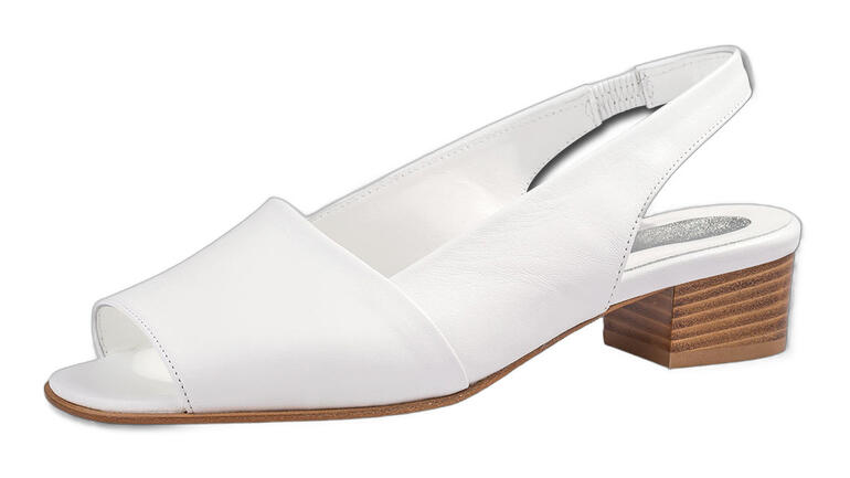 Sandale blanche Mario Arpili taille 36 avec un talon en bois de hauteur moyenne.