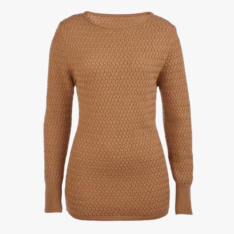 Vue avant d'un pull en cachemire avec motif en tricot.