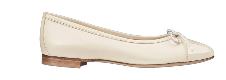 Crème/Crème Ballerine crème simple avec un nœud, vue latérale.