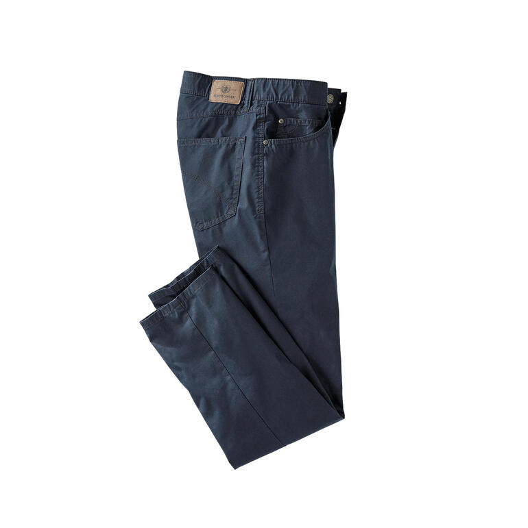 Pantalon Coolmax® été Five-Pocket plié sur un fond blanc.