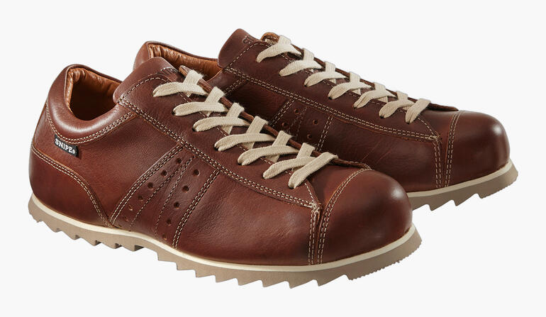Deux baskets en cuir Snipe® Ripple marron avec lacets