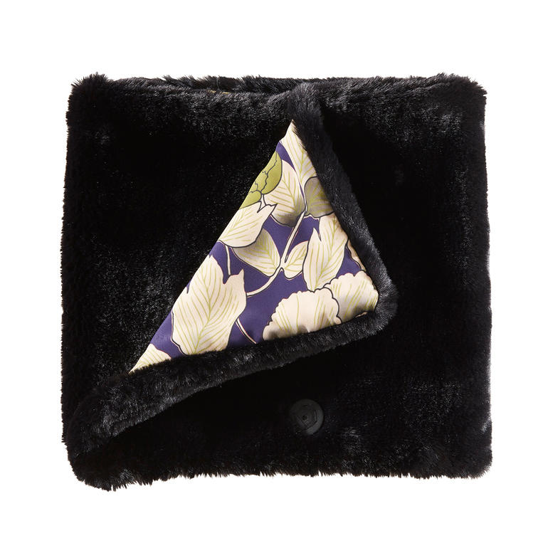 Noir Écharpe en fausse fourrure noire, montrant l'intérieur avec motif floral.