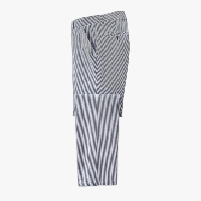 Pantalon en seersucker à rayures bleues et blanches, taille inconnue, sur fond blanc