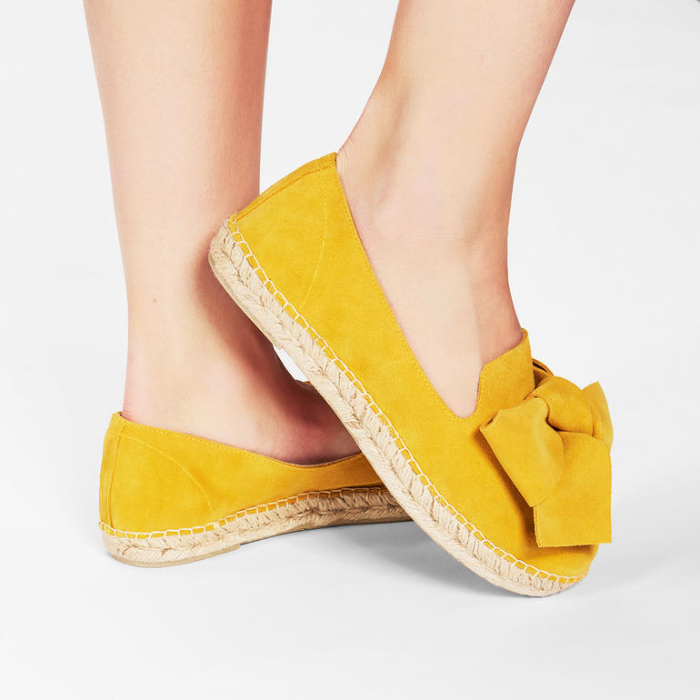 Curry Espadrilles jaunes Macarena® avec un grand nœud.