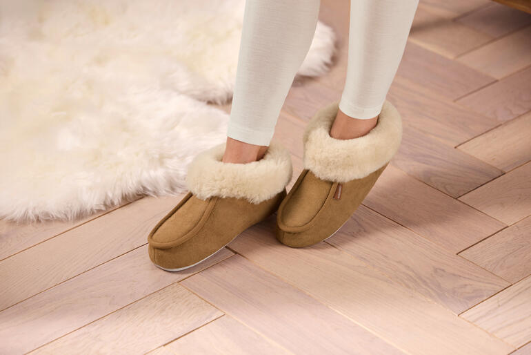 Femme, Brun clair Bottes en peau de mouton pour femmes en couleur châtaigne, taille 37.