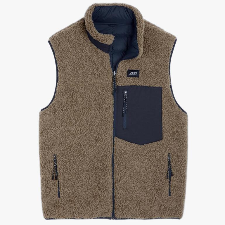 Gilet réversible en duvet Taion beige, vue de face, avec poche.