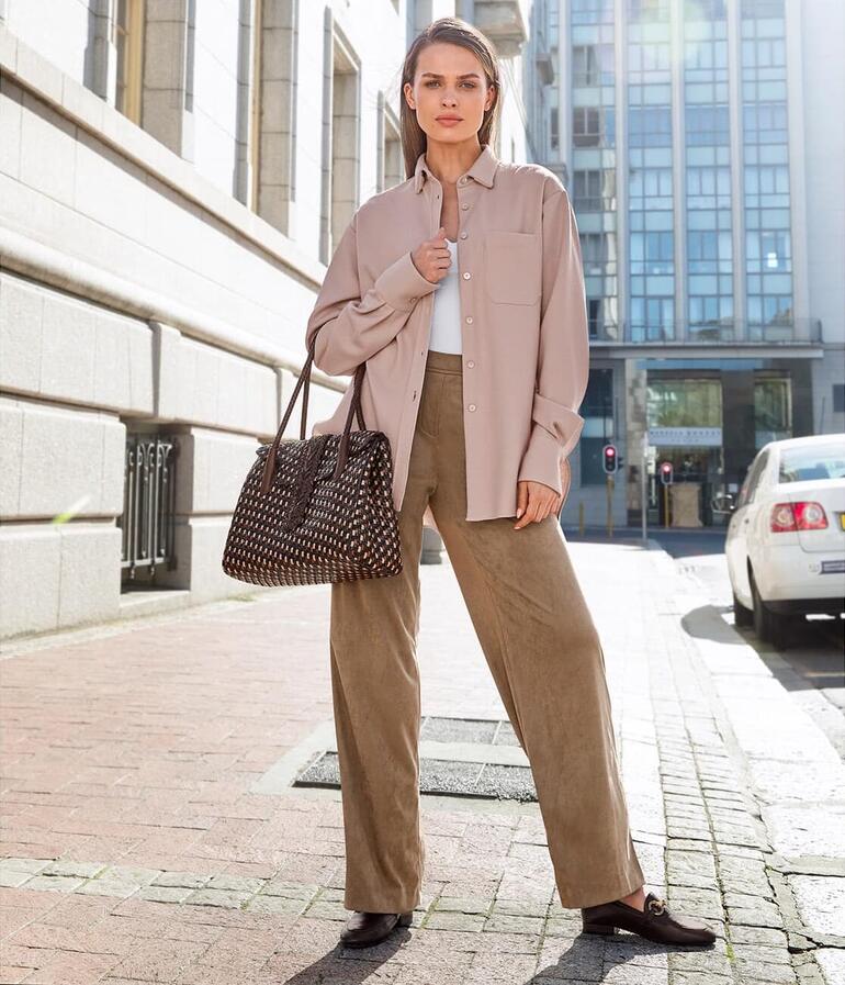 Brun foncé Tote bag clair en cuir tressé d'Allan K.