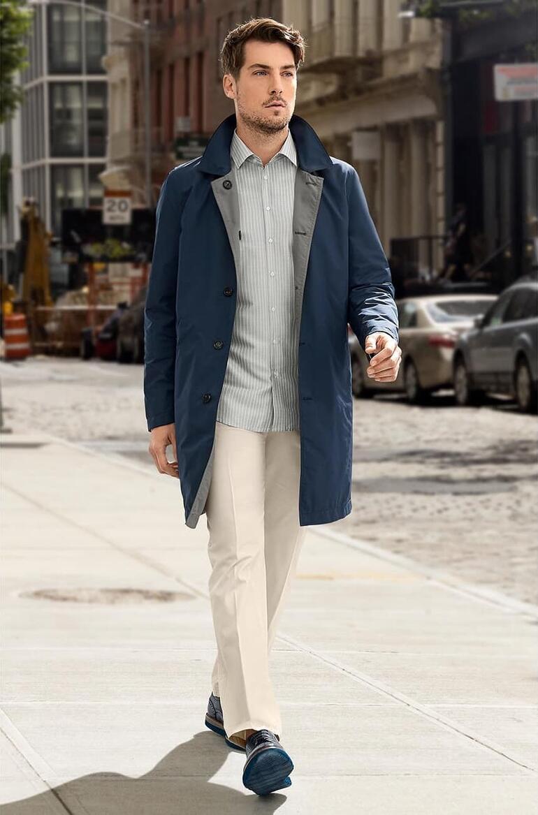 Manteau réversible Schneiders Homme en manteau réversible bleu foncé dans la rue