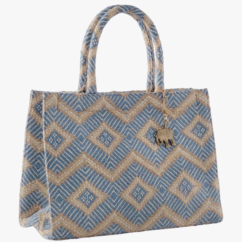 Vue avant d'un sac fourre-tout en jacquard Anokhi en bleu/nature avec motif détaillé.