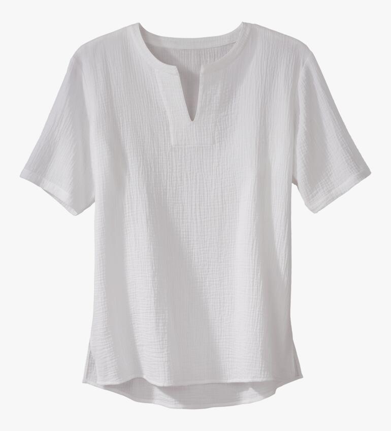 Chemise de plage en musseline blanche avec des manches courtes et un col rond.