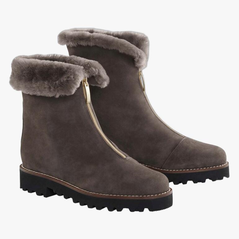 Deux bottes OCONI curling grises sur fond blanc