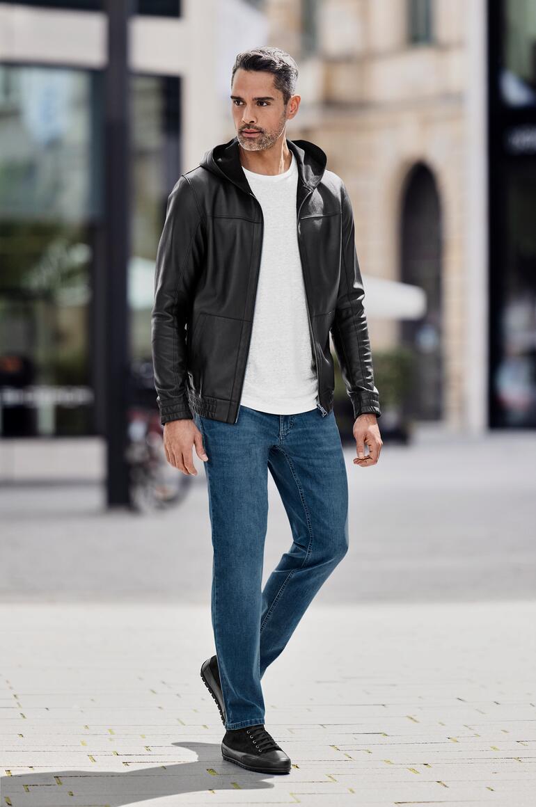 Noir Hoodie réversible en cuir OCONI en noir avec fermeture éclair et poche kangourou.