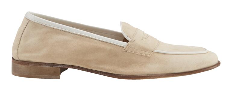 Loafer en nubuck de chèvre beige de Profession Bottier, vue latérale