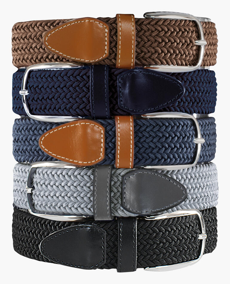 Quatre ceintures élastiques de différentes couleurs