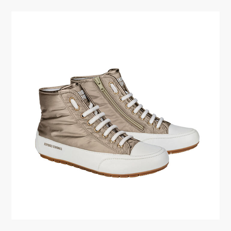 Paire de baskets Candice Cooper Glam en or brillant, sur fond neutre.