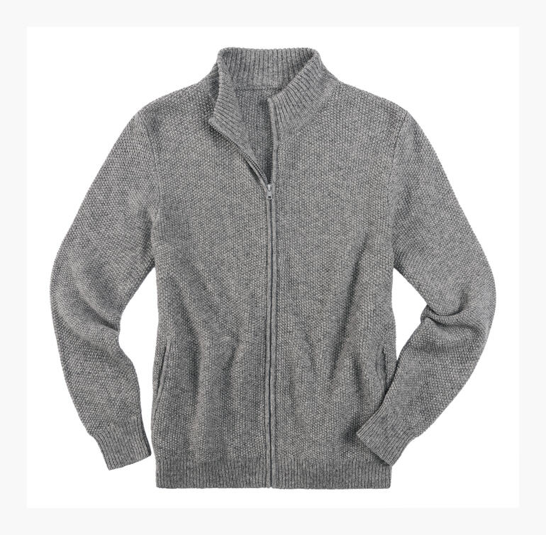 Cardigan en alpaga gris vu de côté