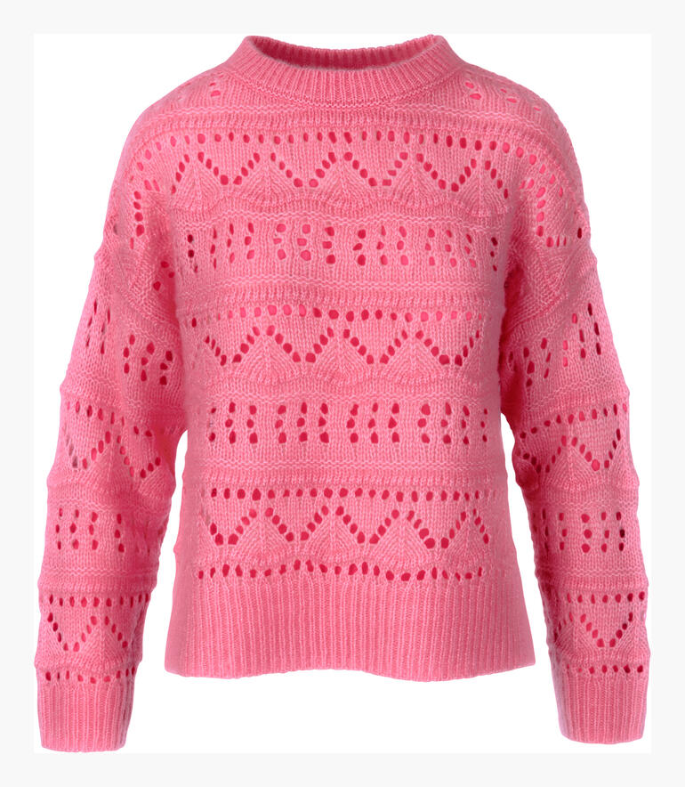 Pull ajour rose, avec un motif en mailles lâches.