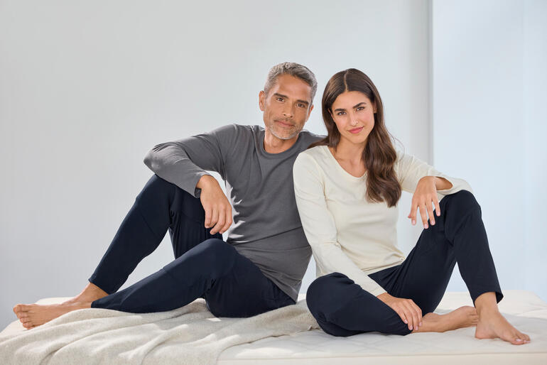 Pantalon de dormeur latéral marine pour femmes en taille 36.