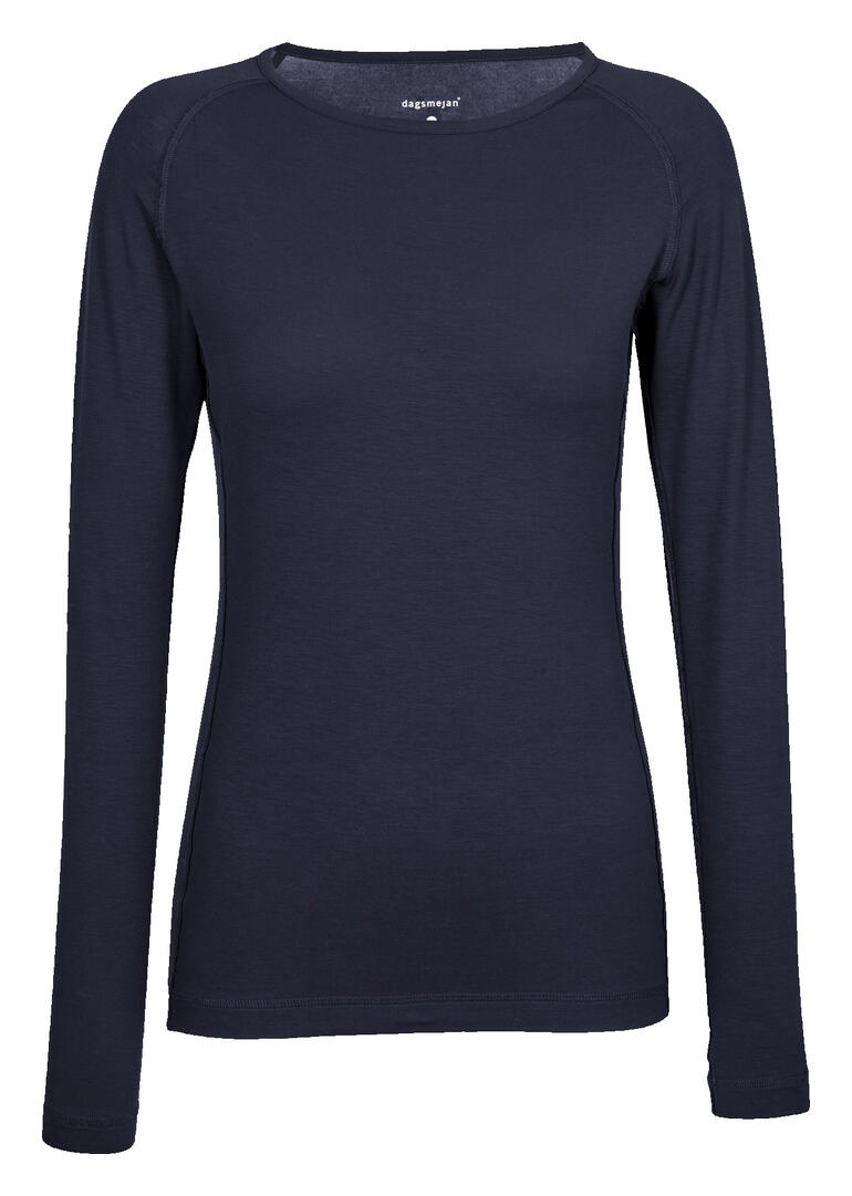 T-shirt de pyjama sombre pour femme, vu de face.