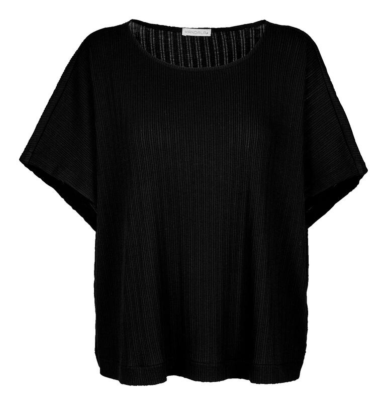 T-shirt de yoga noir ample à manches courtes.