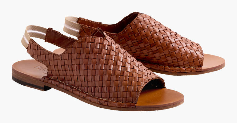 Sandale tressée brune de Punto Pigro, taille 36 avec bout ouvert.