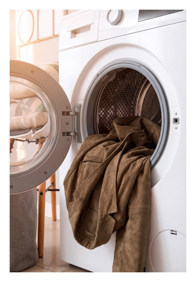 Veste en cuir lavable taupe en taille 48 avec finition structurée.