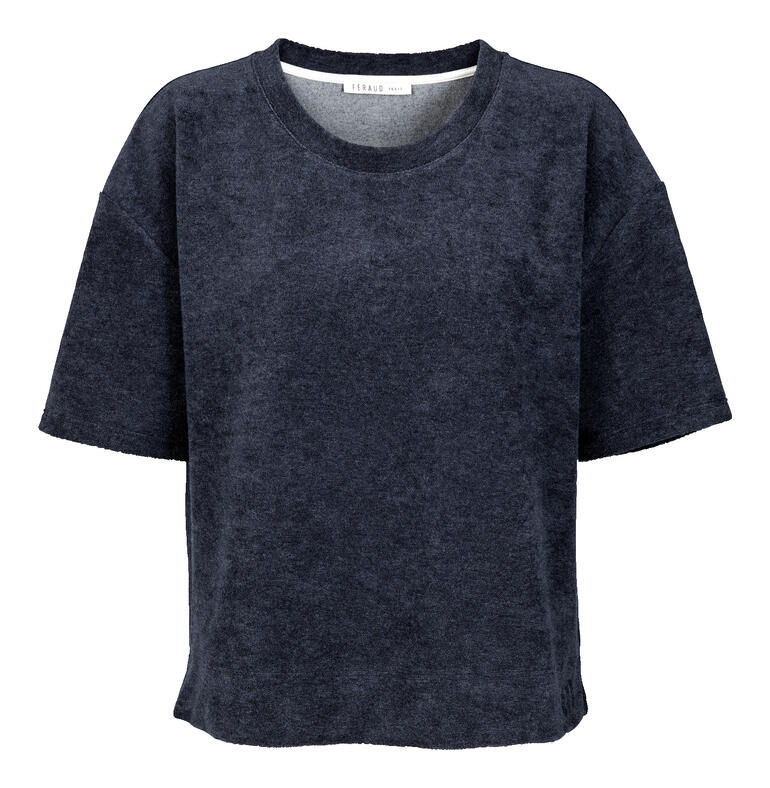 T-shirt en éponge bleu foncé avec coupe courte et large.
