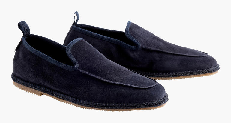 Espadrilles navy en cuir suédé, sans lacets.