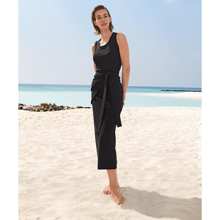 Robe de valise noire sans manches avec coupe élégante