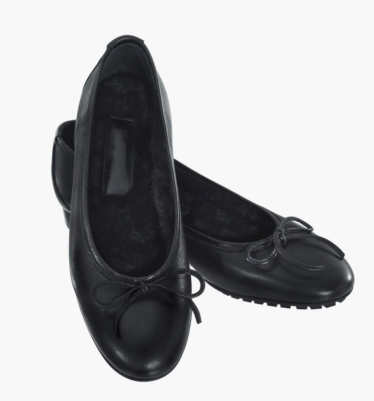 Ballerines en laine d'alpaga Casanova en noir, vue détaillée de face.