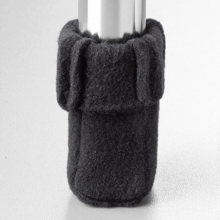 Noir Chaussettes noires pour chaises en matériau doux.